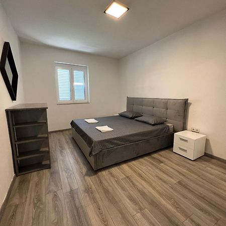 Centrum Apartment Макарска Екстериор снимка