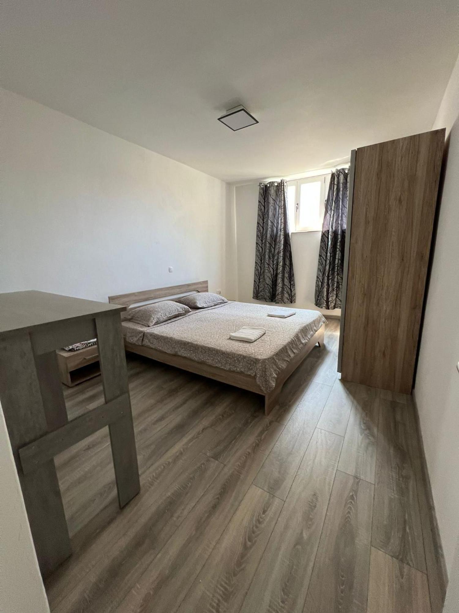Centrum Apartment Макарска Екстериор снимка