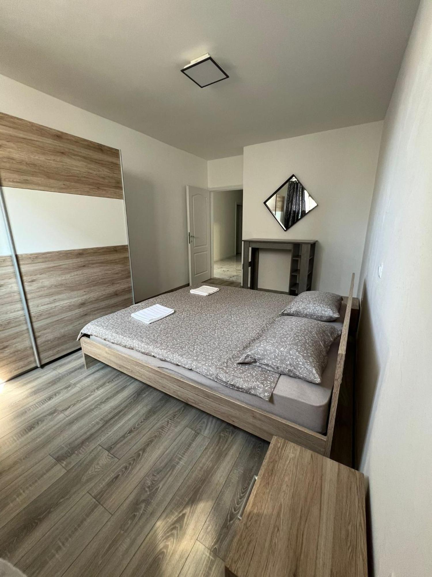 Centrum Apartment Макарска Екстериор снимка