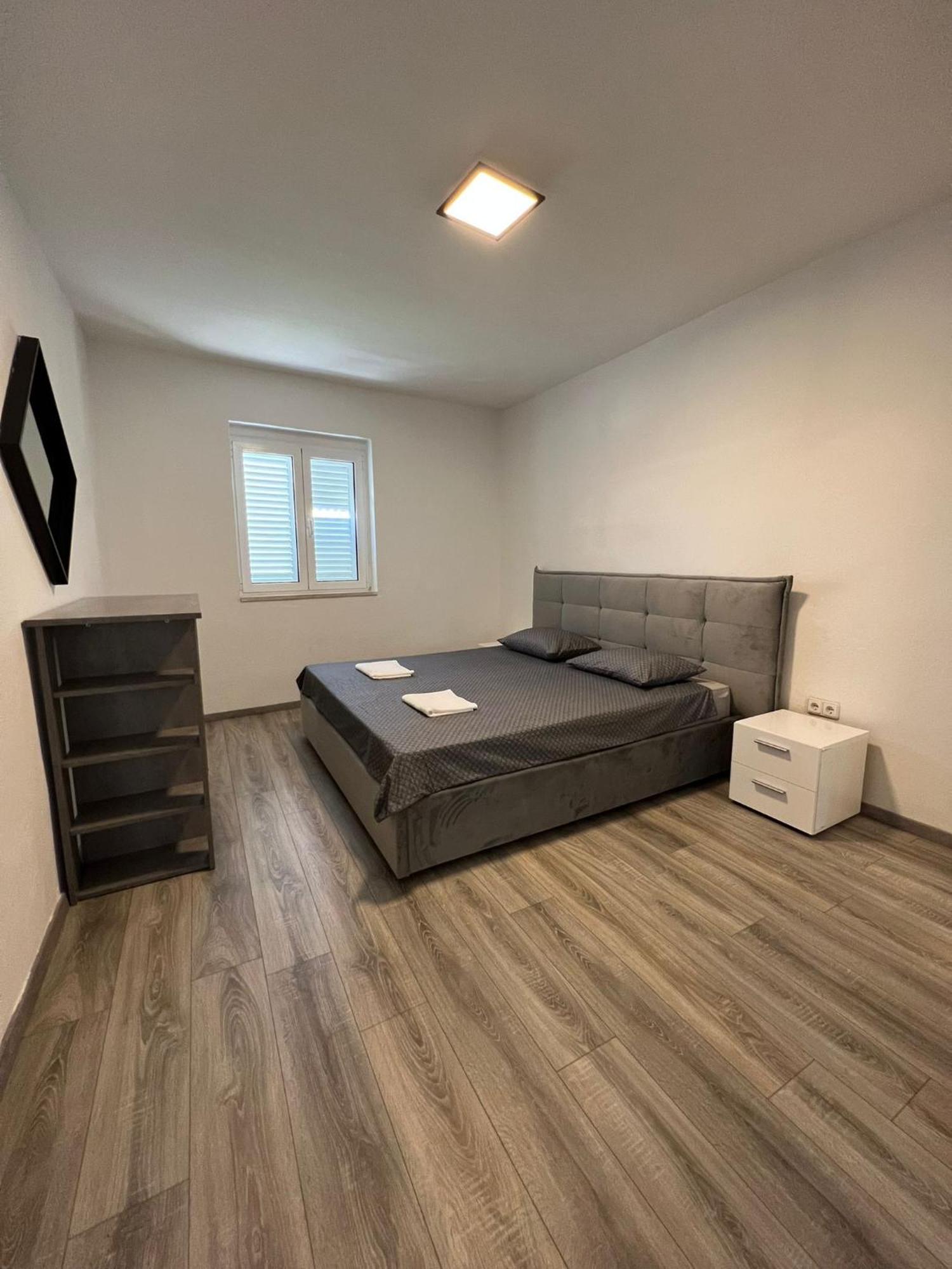 Centrum Apartment Макарска Екстериор снимка
